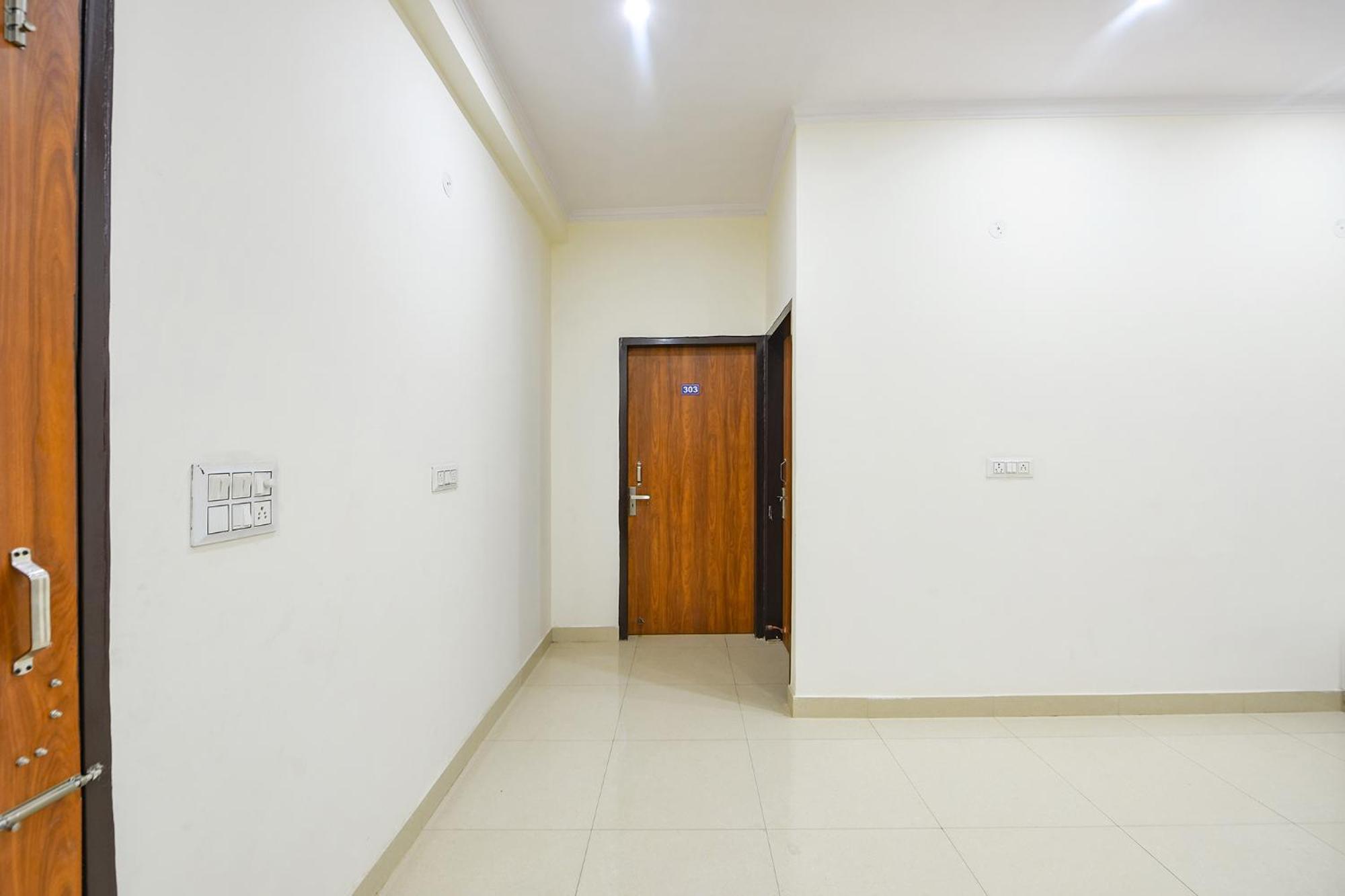 Fabhotel Vr Residency - 1 Km To Aiims Нью-Делі Екстер'єр фото